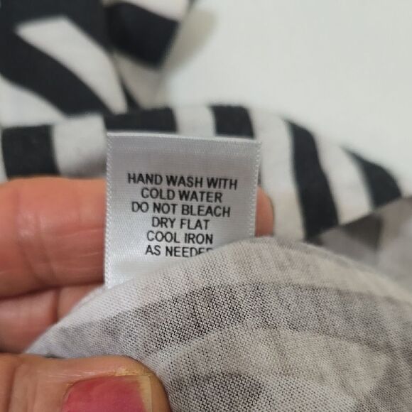 Cache Embellished Black and White Cap Sleeve Blouse S - Picture 7 of 7